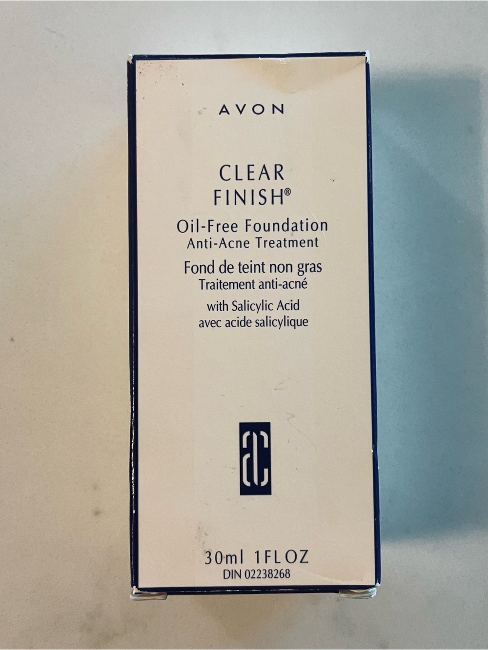 Avon Clear Finish Oil-Free Foundation - Light/Beige